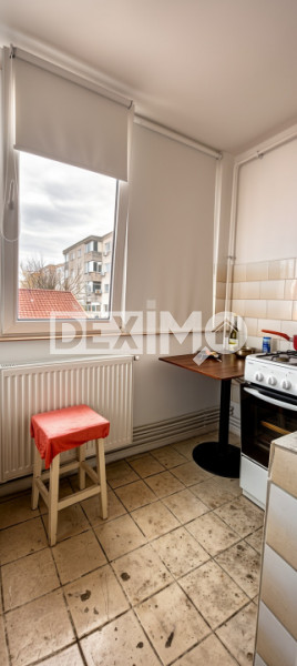 Apartament Decomandat - Etajul I - Centrala Gaze !