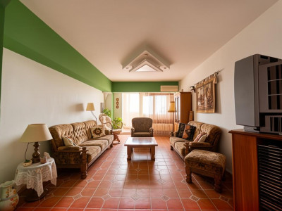 FALEZA SUD-POARTA 6-APARTAMENT CU 4 CAMERE 100 MP CENTRALA GAZE