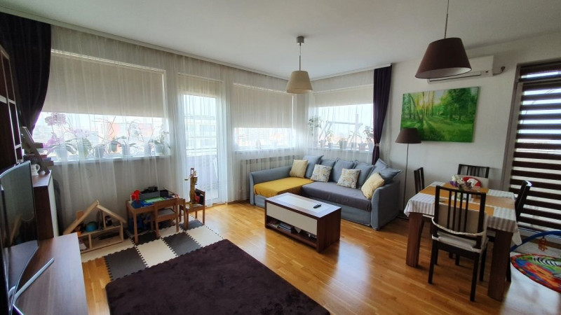 Apartament 3 camere,decomandat,centrala proprie,mobilat partial,finisaje Premium