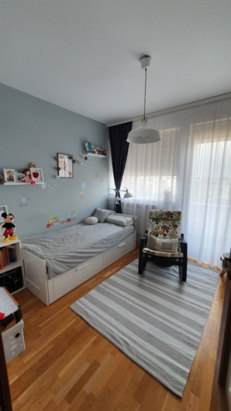 Apartament 3 camere,decomandat,centrala proprie,mobilat partial,finisaje Premium