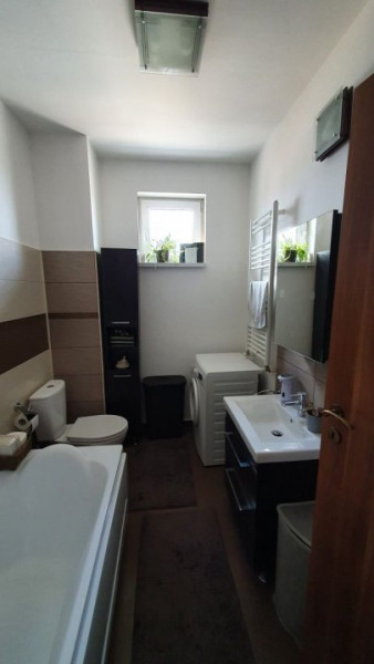 Apartament 3 camere,decomandat,centrala proprie,mobilat partial,finisaje Premium