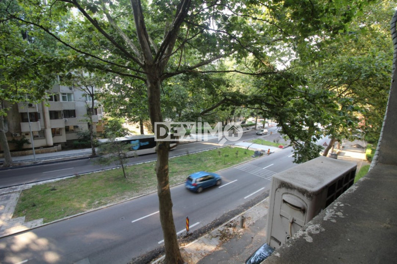 Apartament 3 Camere - Zona Spitalul Militar - Aproape De Plaja - Oportunitate !