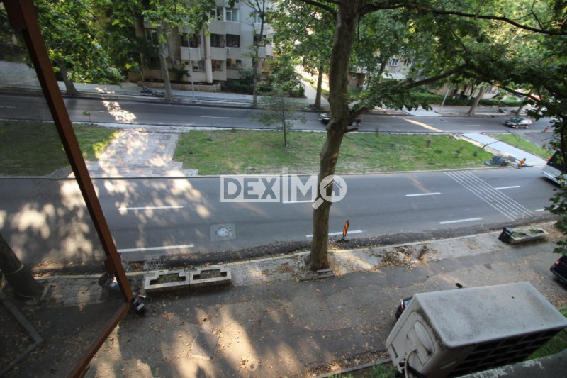 Apartament 3 Camere - Zona Spitalul Militar - Aproape De Plaja - Oportunitate !