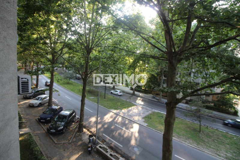 Apartament 3 Camere - Zona Spitalul Militar - Aproape De Plaja - Oportunitate !