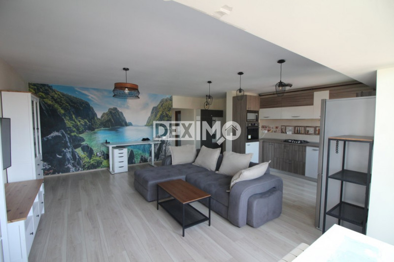 Apartament 3 Camere - Zona Centrala - Vedere Directa La Mare - Oportunitate !