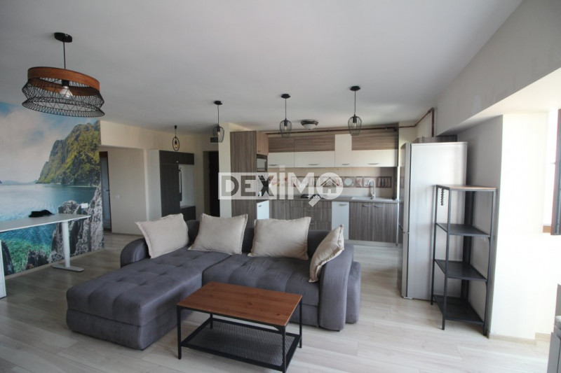 Apartament 3 Camere - Zona Centrala - Vedere Directa La Mare - Oportunitate !