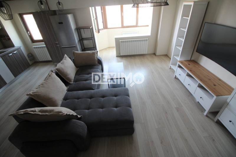 Apartament 3 Camere - Zona Centrala - Vedere Directa La Mare - Oportunitate !