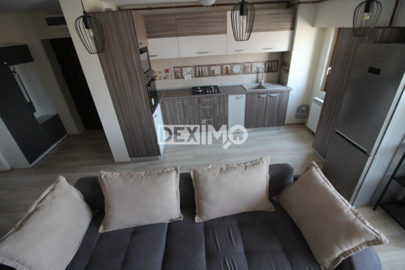 Apartament 3 Camere - Zona Centrala - Vedere Directa La Mare - Oportunitate !