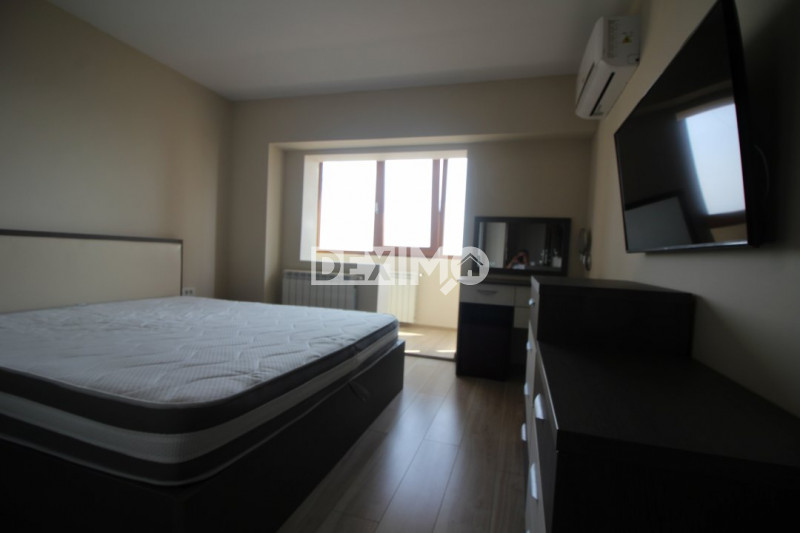 Apartament 3 Camere - Zona Centrala - Vedere Directa La Mare - Oportunitate !