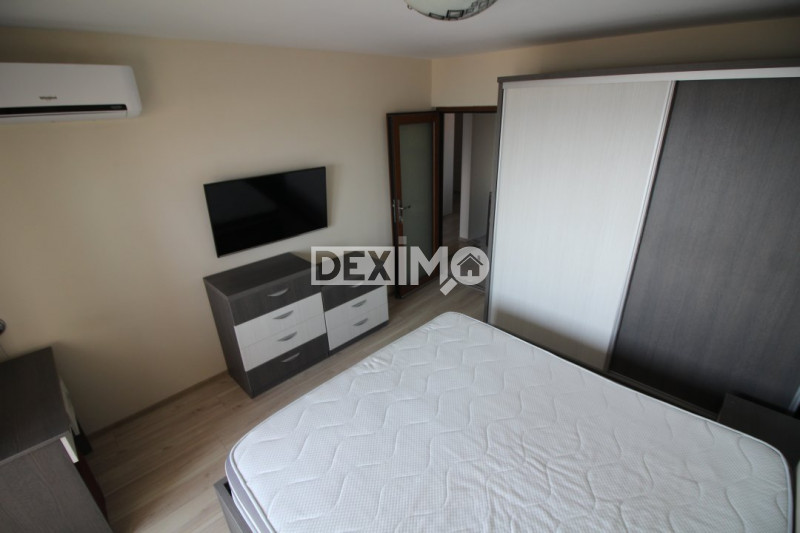 Apartament 3 Camere - Zona Centrala - Vedere Directa La Mare - Oportunitate !