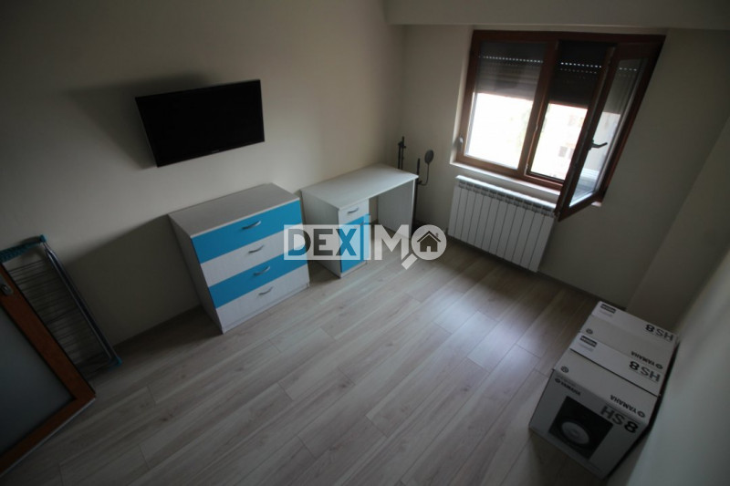 Apartament 3 Camere - Zona Centrala - Vedere Directa La Mare - Oportunitate !