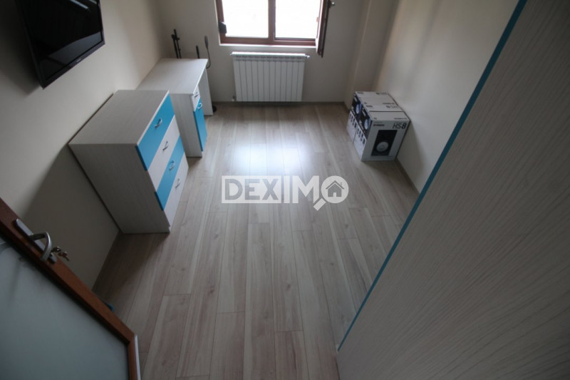 Apartament 3 Camere - Zona Centrala - Vedere Directa La Mare - Oportunitate !