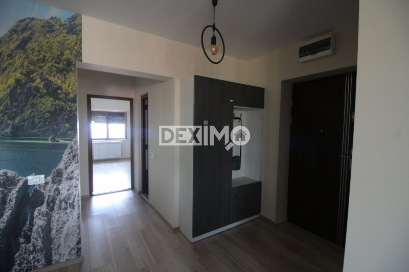 Apartament 3 Camere - Zona Centrala - Vedere Directa La Mare - Oportunitate !