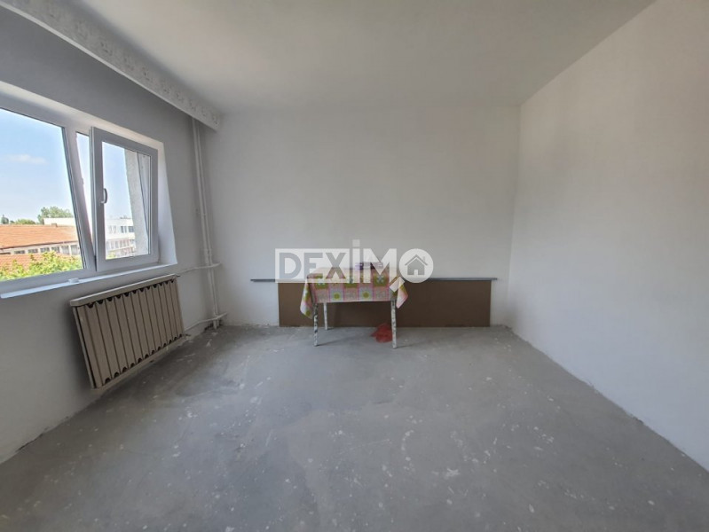 Garsoniera - Zona Far - Etaj 2 - Balcon