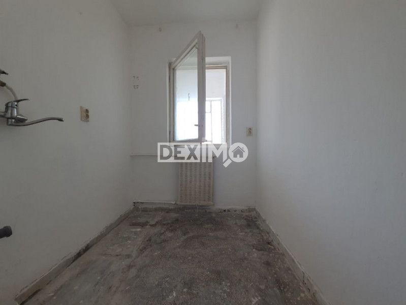 Garsoniera - Zona Far - Etaj 2 - Balcon