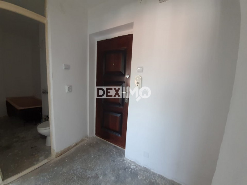 Garsoniera - Zona Far - Etaj 2 - Balcon