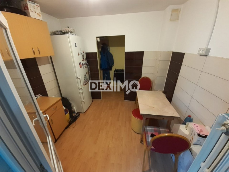 Apartament 3 Camere - Zona CET - Izolat - Gaze Pe Scara