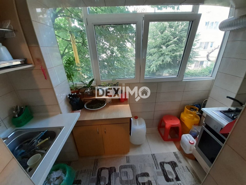 Apartament 3 Camere - Zona CET - Izolat - Gaze Pe Scara