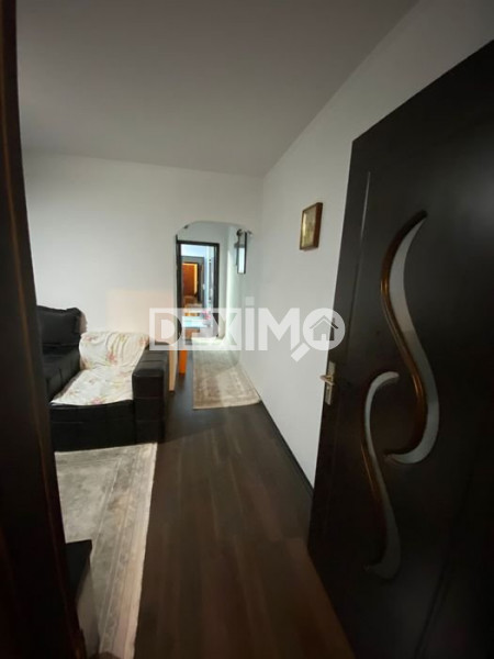 Apartament 3 Camere - Zona KM 4-5 - Gaze - Renovat - Loc De Parcare