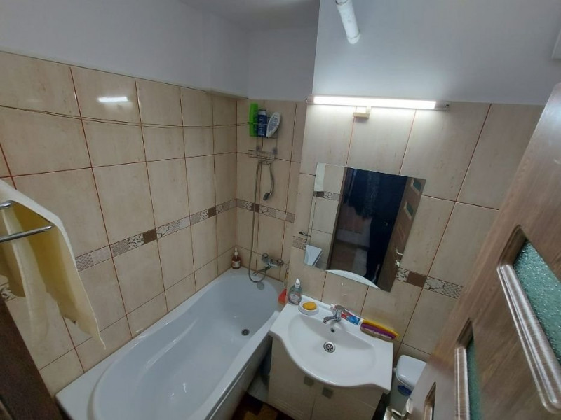 Apartament 3 Camere Semidecomandate - Zona Groapa - Etaj 1 -  Finisaje Clasice