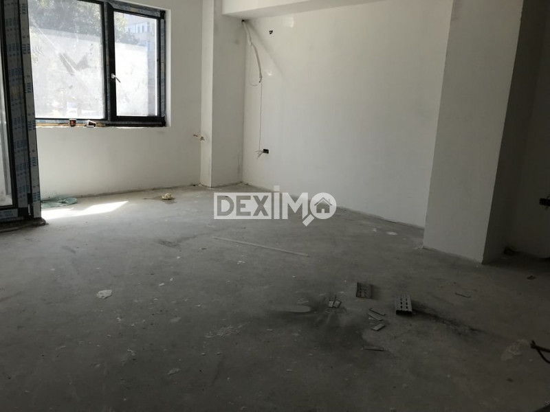 Garsoniera - Zona Tomis Nord - Etaj 1 - Loc De Parcare 