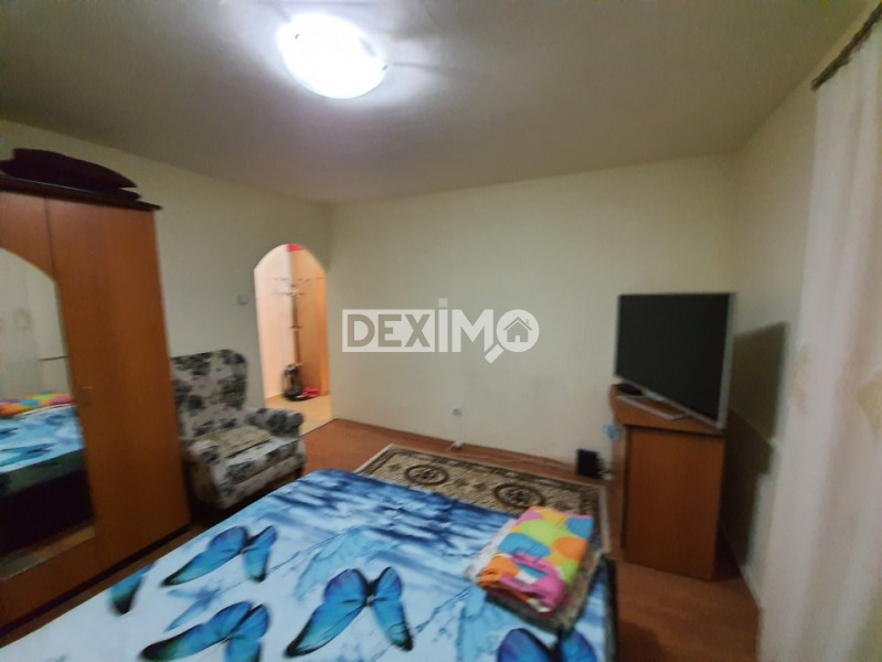 Far-Garsoniera decomandata mobilata modern