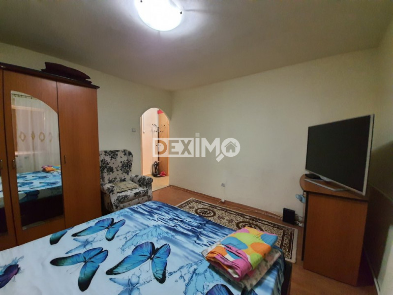 Far-Garsoniera decomandata mobilata modern