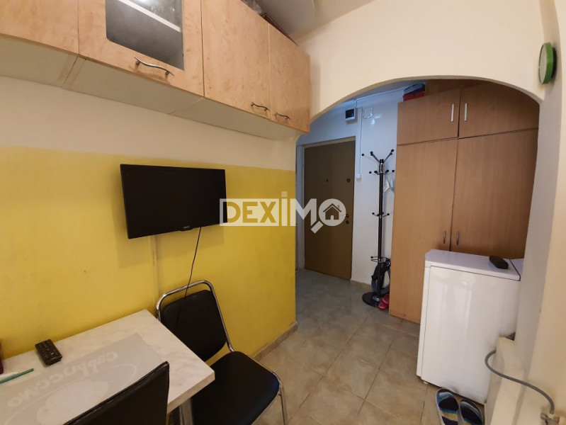 Far-Garsoniera decomandata mobilata modern