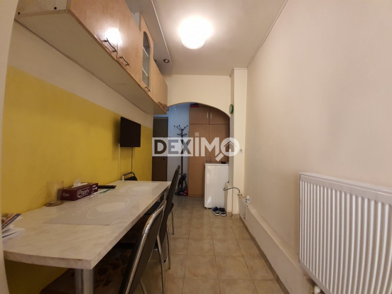 Far-Garsoniera decomandata mobilata modern