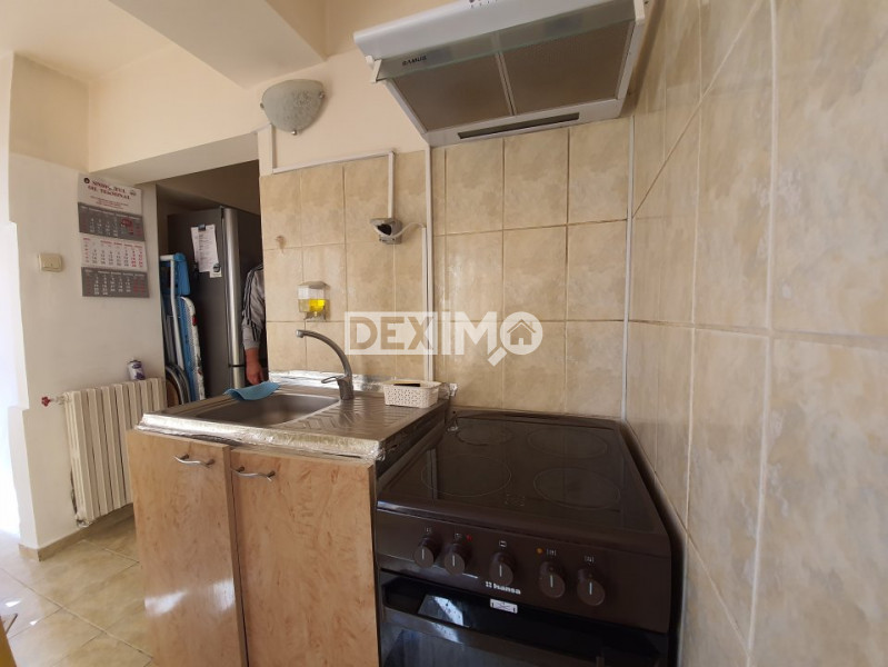 Far-Garsoniera decomandata mobilata modern