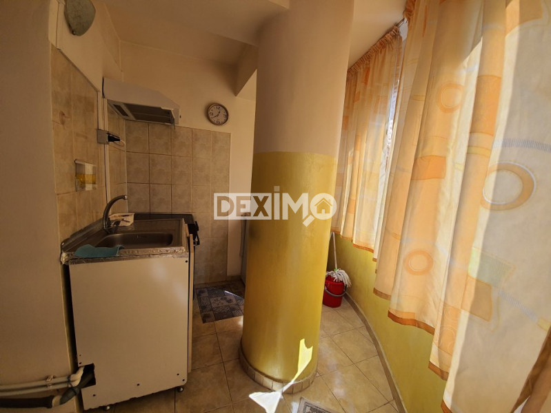 Far-Garsoniera decomandata mobilata modern