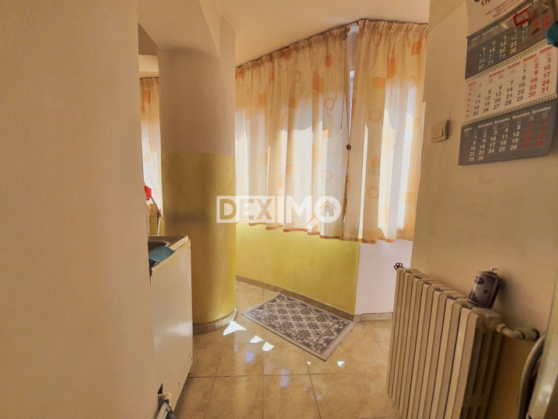 Far-Garsoniera decomandata mobilata modern