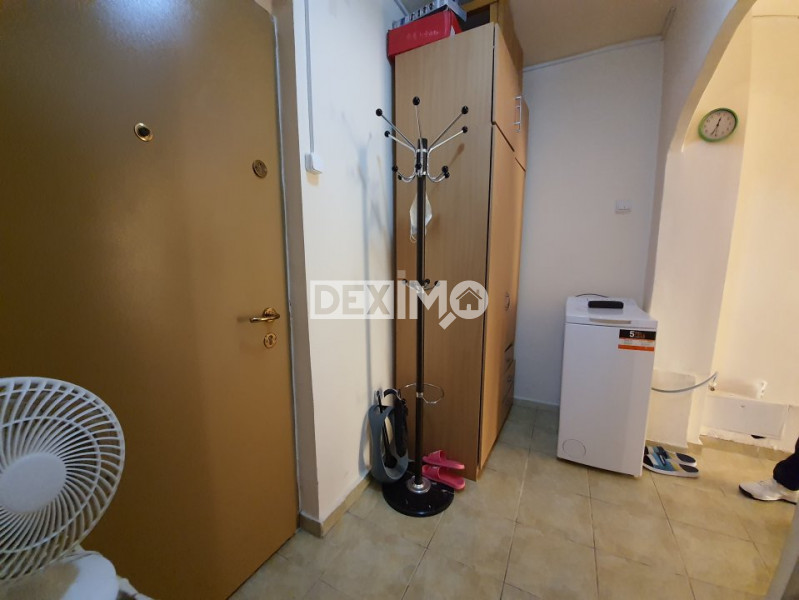 Far-Garsoniera decomandata mobilata modern