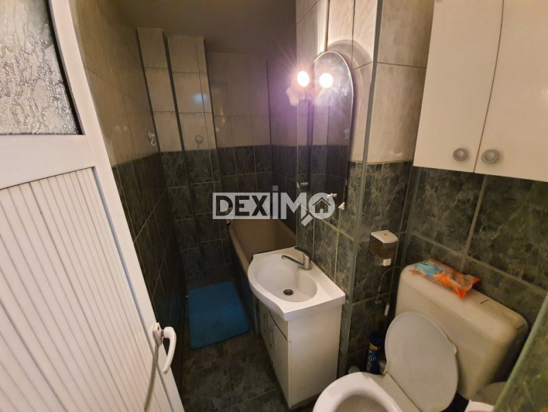 Far-Garsoniera decomandata mobilata modern