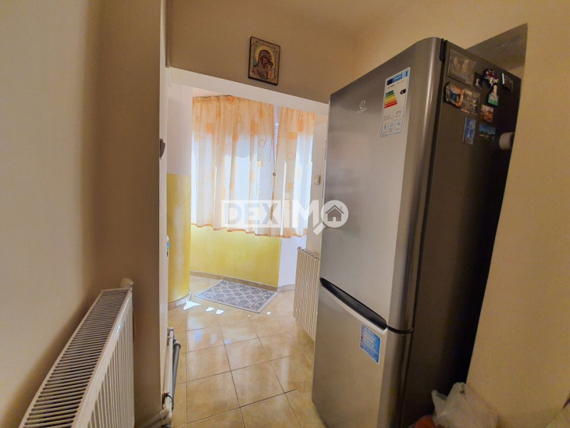 Far-Garsoniera decomandata mobilata modern