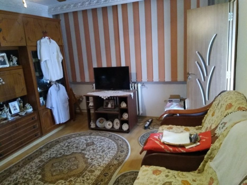 Apartament 2 Camere Decomandate - Zona Dacia - Gaze - Balcon