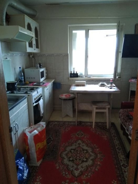 Apartament 2 Camere Decomandate - Zona Dacia - Gaze - Balcon