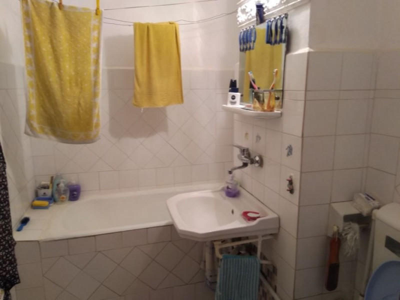 Apartament 2 Camere Decomandate - Zona Dacia - Gaze - Balcon