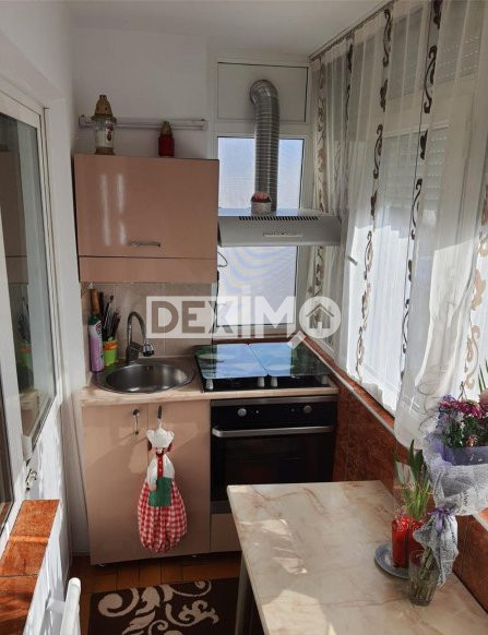 Apartament 2 Camere - Zona CET - Etaj 9 - Gaze la Usa