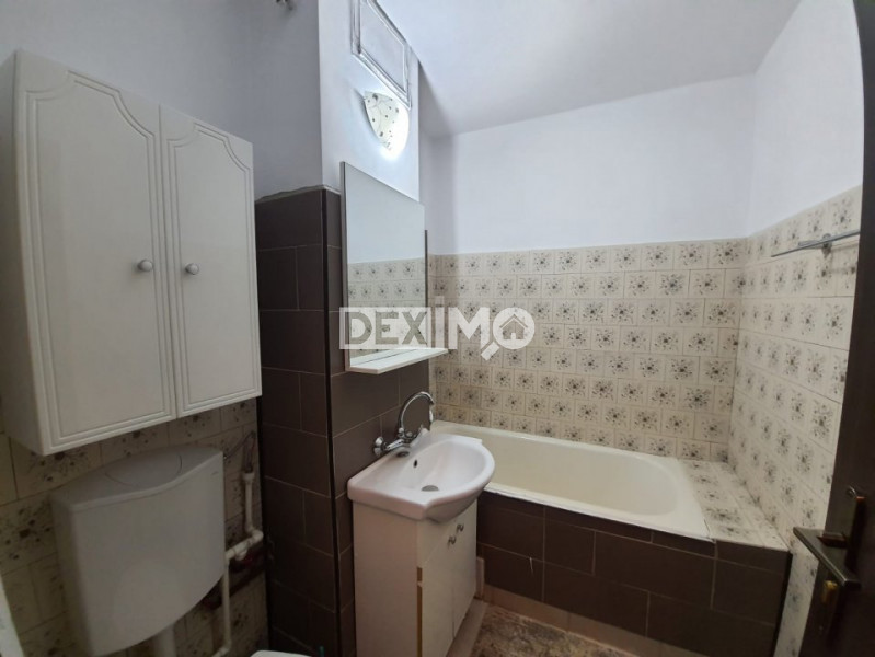 Apartament 3 Camere - Casa De Cultura - Gaze la Usa - 1130 EURO / MP !!!