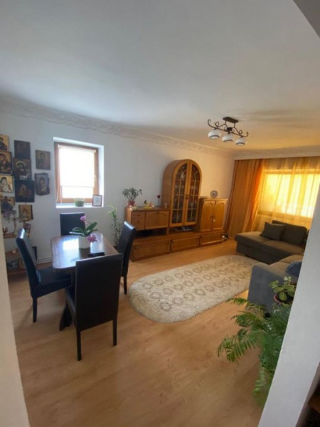 Apartament 3 Camere Decomandate - Zona Inel II- Gaze - Loc Parcare