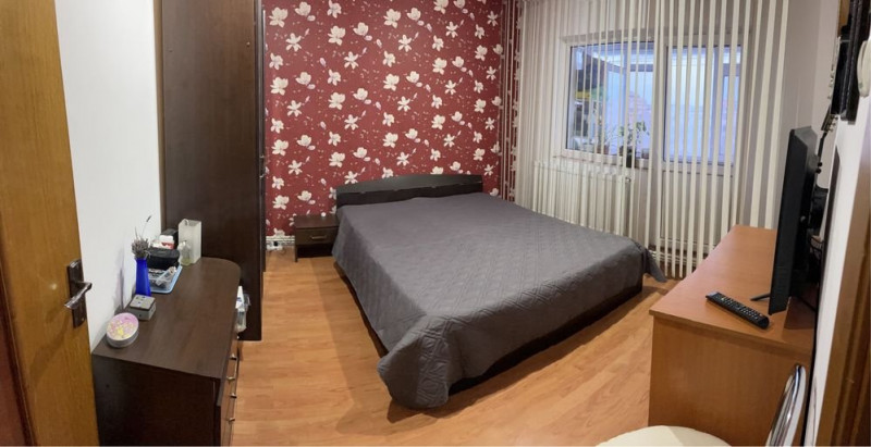 Apartament 3 camere Decomandate - Zona Dacia - Gaze - Izolat