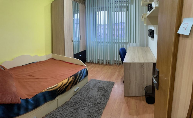 Apartament 3 camere Decomandate - Zona Dacia - Gaze - Izolat