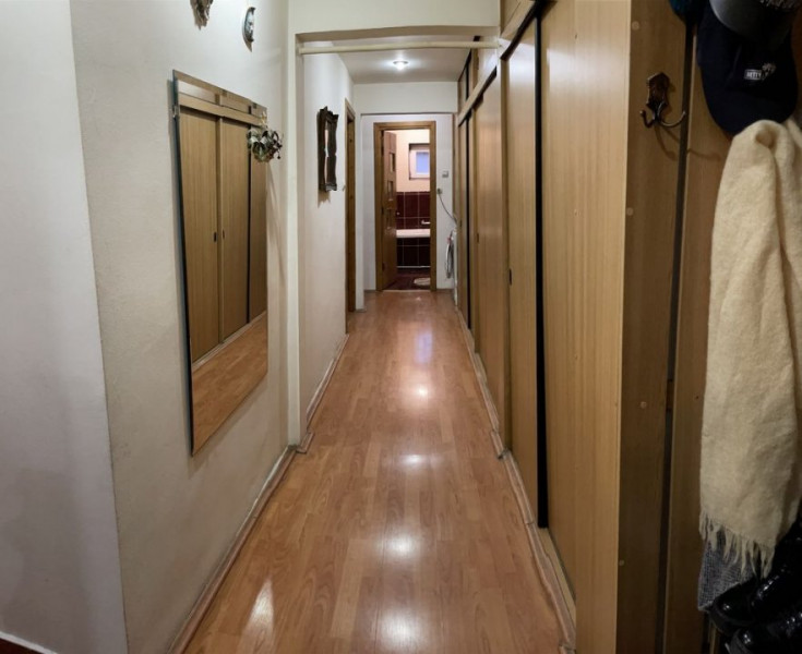 Apartament 3 camere Decomandate - Zona Dacia - Gaze - Izolat