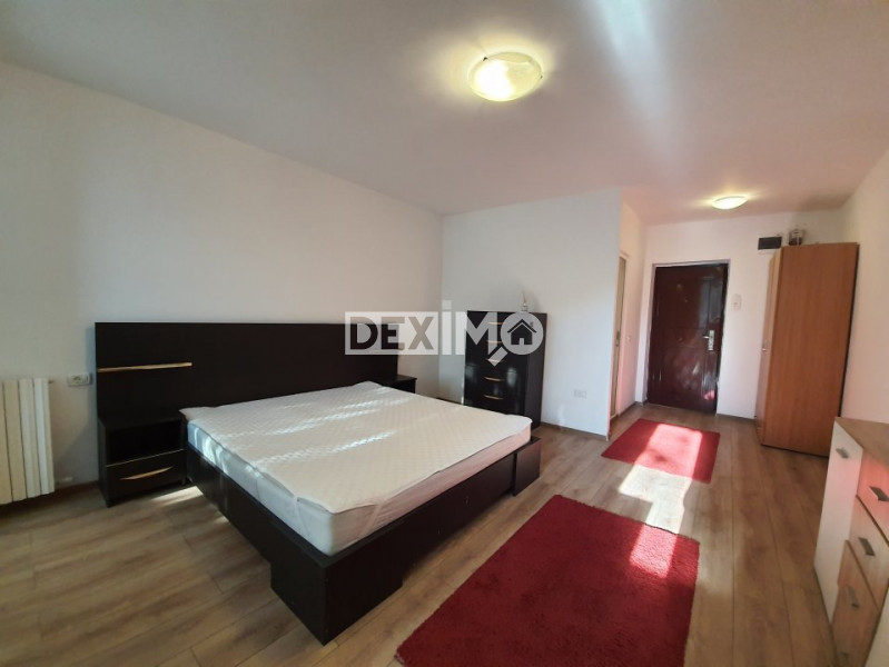 Far-Garsoniera decomandata mobilata modern