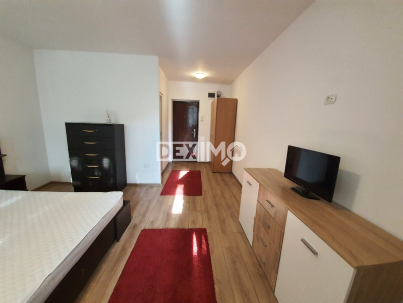 Far-Garsoniera decomandata mobilata modern