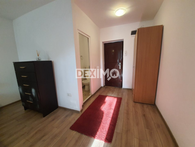 Far-Garsoniera decomandata mobilata modern