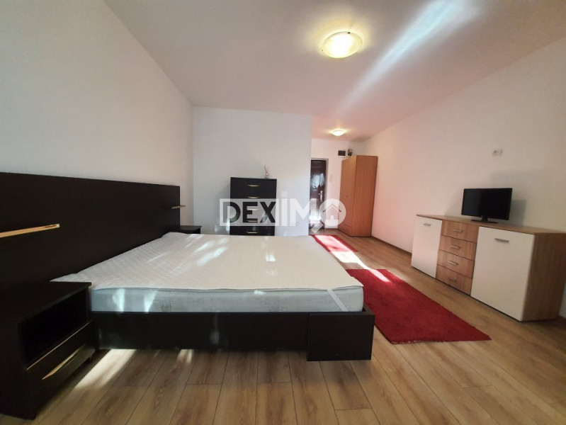 Far-Garsoniera decomandata mobilata modern