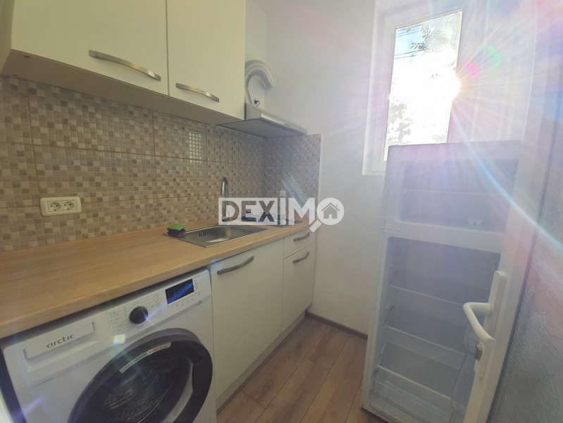 Far-Garsoniera decomandata mobilata modern