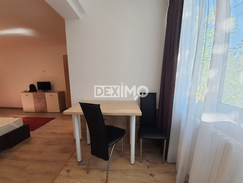 Far-Garsoniera decomandata mobilata modern